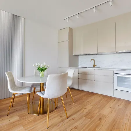 Porto, Sun & Snow * Gdansk